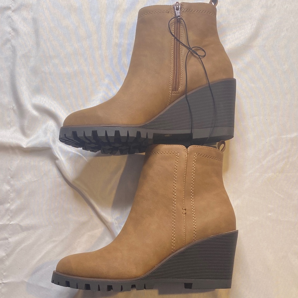 St.‎ John's Bay Brown Wedge Ankle Booties - Picture 3 of 9